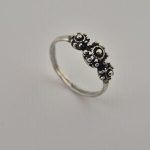 Antieke Ring van 835 Zilver — Zeeuwse Knoopornamenten