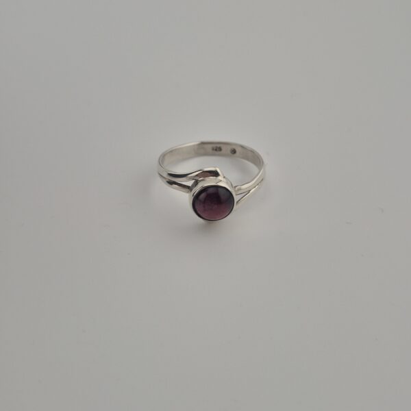 Ring van 925 Sterling Zilver met Rhodoliet Granaat Cabochon