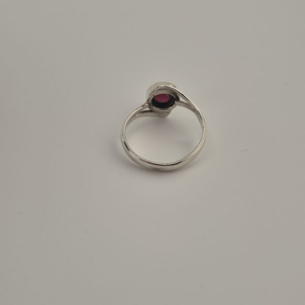 Ring van 925 Sterling Zilver met Rhodoliet Granaat Cabochon