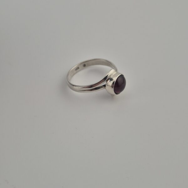 Ring van 925 Sterling Zilver met Rhodoliet Granaat Cabochon