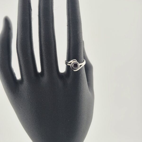Ring van 925 Sterling Zilver met Rhodoliet Granaat Cabochon
