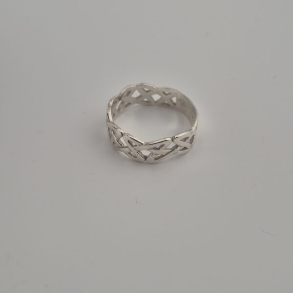 Vintage Keltische Knoopring van 925 Sterling Zilver met Opengewerkt Ontwerp