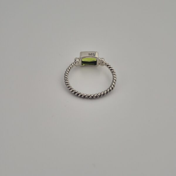 Vintage 925 Sterling Zilveren Ring met Peridot met Gevlochten Band