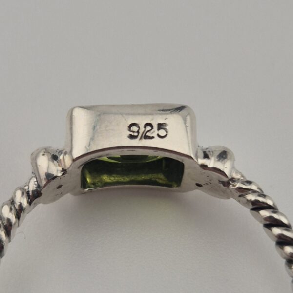 Vintage 925 Sterling Zilveren Ring met Peridot met Gevlochten Band