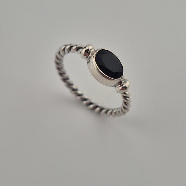 Vintage 925 Sterling Zilveren Ring met Onyx met Gevlochten Band