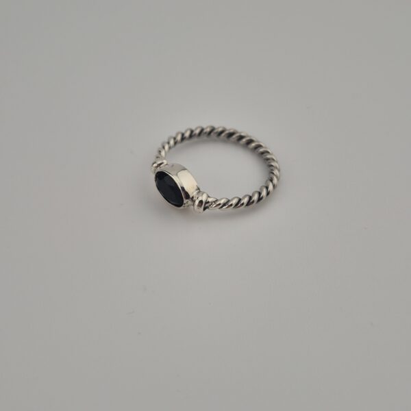 Vintage 925 Sterling Zilveren Ring met Onyx met Gevlochten Band