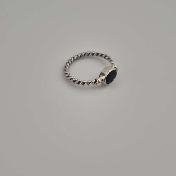 Vintage 925 Sterling Zilveren Ring met Onyx met Gevlochten Band