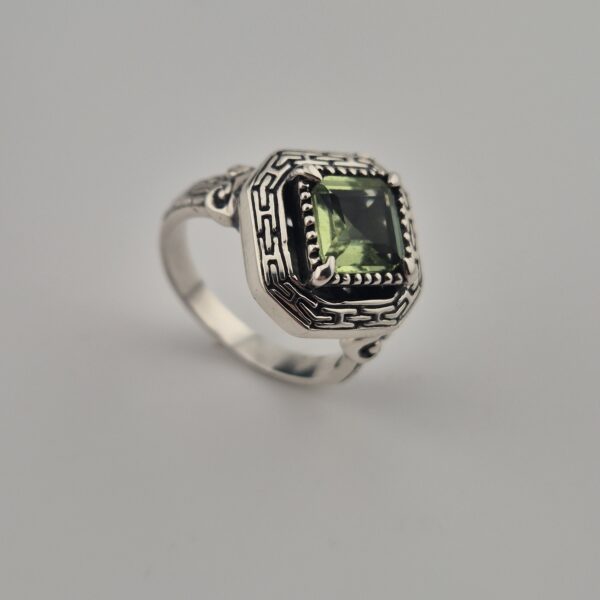 Vintage 925 Sterling Zilveren Ring met Peridot Gefacetteerd