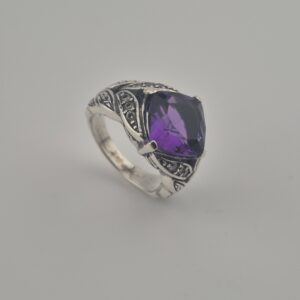 AE13 foto 1 Vintage 925 Sterling Zilveren Ring met Amethist Trillion Cut en Zirkonia